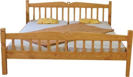 Dřevěná postel Classic dvoulůžková